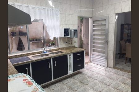 Casa à venda com 306m², 3 quartos e sem vaga