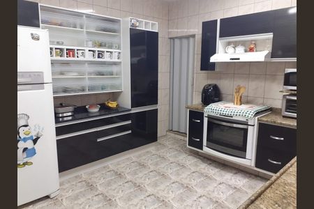 Casa à venda com 3 quartos, 306m² em Parque Cruzeiro do Sul, São Paulo