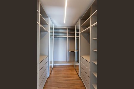 Casa de condomínio à venda com 612m², 4 quartos e 6 vagascloset suite 4