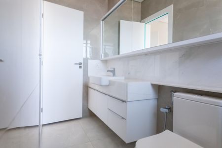 Casa de condomínio à venda com 612m², 4 quartos e 6 vagasbanheiro suite 3