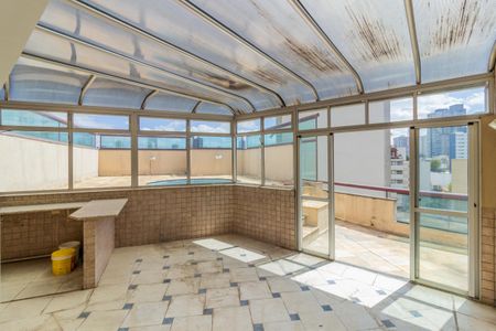 Apartamento à venda com 210m², 3 quartos e 3 vagas Apartamento à venda com 210m², 3 quartos e 3 vagasTerraço