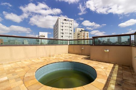 Apartamento à venda com 210m², 3 quartos e 3 vagas Apartamento à venda com 210m², 3 quartos e 3 vagasTerraço