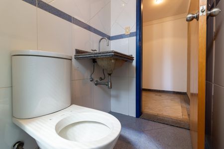 Apartamento à venda com 210m², 3 quartos e 3 vagas Apartamento à venda com 210m², 3 quartos e 3 vagasBanheiro