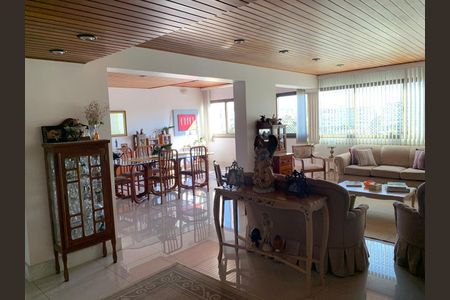 Apartamento à venda com 270m², 4 quartos e 2 vagasSala