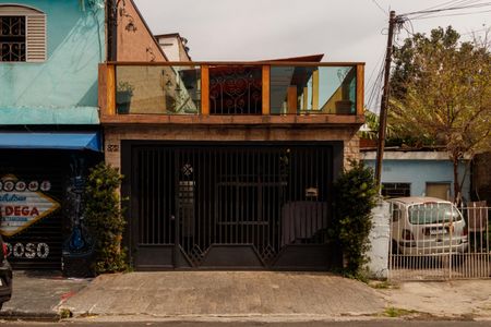 Casa para alugar com 225m², 3 quartos e 2 vagas Casa para alugar com 225m², 3 quartos e 2 vagasFachada