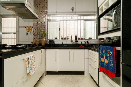 Casa para alugar com 225m², 3 quartos e 2 vagas Casa para alugar com 225m², 3 quartos e 2 vagasCozinha