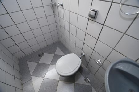 Banheiro de kitnet/studio para alugar com 1 quarto, 17m² em Cidade Universitária, Campinas