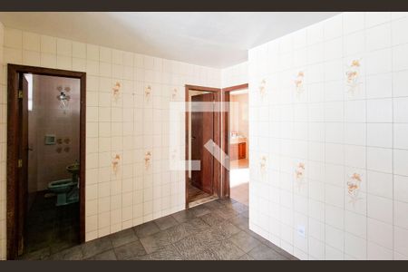 Casa para alugar com 600m², 4 quartos e 5 vagas