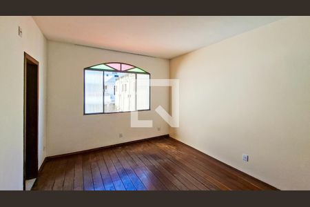 Casa para alugar com 600m², 4 quartos e 5 vagas