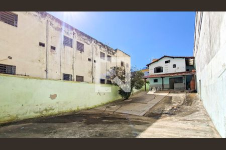 Casa para alugar com 600m², 4 quartos e 5 vagas