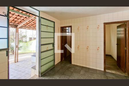 Casa para alugar com 600m², 4 quartos e 5 vagas