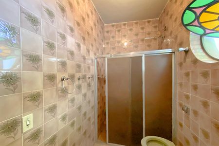 Casa à venda com 310m², 3 quartos e 6 vagasBanheiro 2