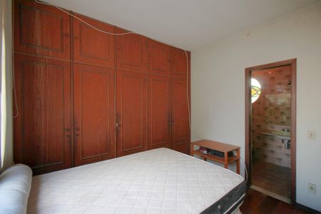 Casa à venda com 310m², 3 quartos e 6 vagasQuarto 2