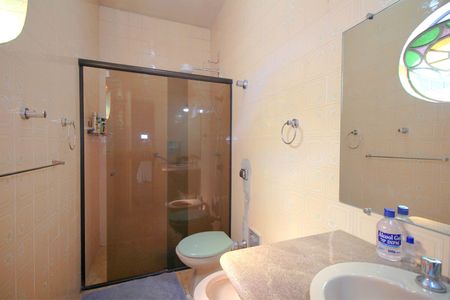 Casa à venda com 310m², 3 quartos e 6 vagasBanheiro da Suíte