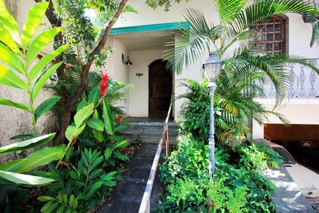 Casa à venda com 310m², 3 quartos e 6 vagasEntrada