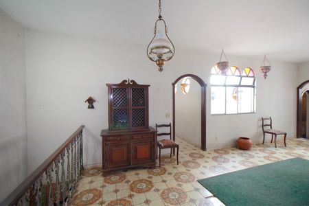 Casa à venda com 310m², 3 quartos e 6 vagasHall da Escada