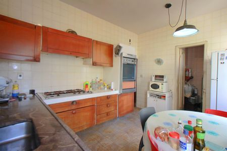 Casa à venda com 310m², 3 quartos e 6 vagasCozinha