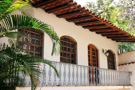 Varanda da sala de casa à venda com 3 quartos, 310m² em Cidade Jardim, Belo Horizonte