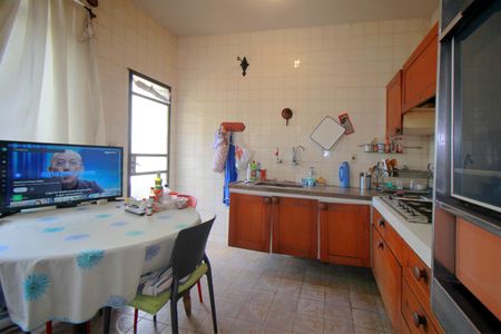 Casa à venda com 310m², 3 quartos e 6 vagasCozinha