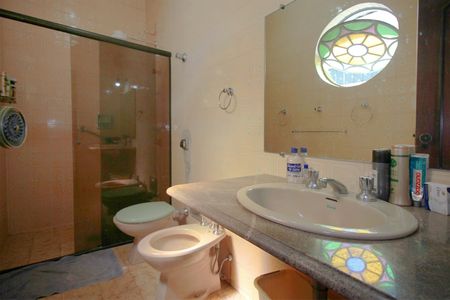 Casa à venda com 310m², 3 quartos e 6 vagasBanheiro da Suíte