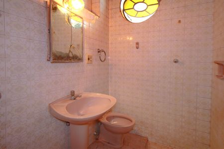 Casa à venda com 310m², 3 quartos e 6 vagasBanheiro 1