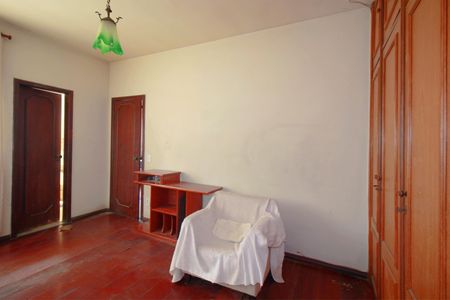 Casa à venda com 310m², 3 quartos e 6 vagasSuite