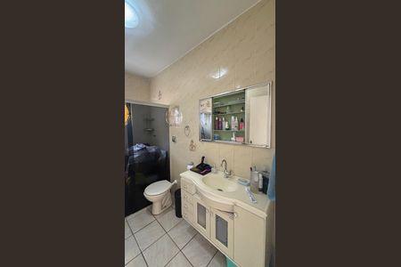 Casa à venda com 187m², 3 quartos e 2 vagas Casa à venda com 187m², 3 quartos e 2 vagasBanheiro