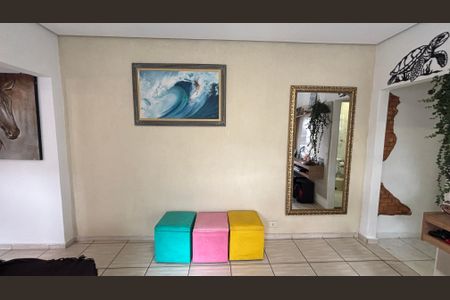 Casa à venda com 187m², 3 quartos e 2 vagas Casa à venda com 187m², 3 quartos e 2 vagasSala