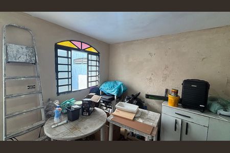 Casa à venda com 187m², 3 quartos e 2 vagas Casa à venda com 187m², 3 quartos e 2 vagasPorão