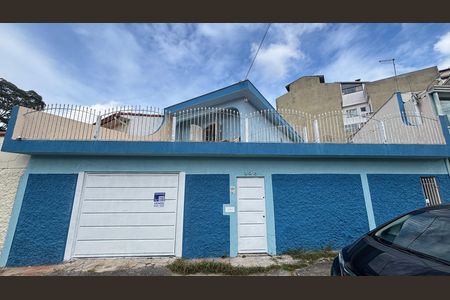 Casa à venda com 187m², 3 quartos e 2 vagas Casa à venda com 187m², 3 quartos e 2 vagasFachada