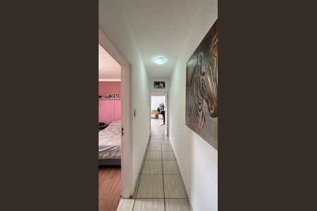 Casa à venda com 187m², 3 quartos e 2 vagas Casa à venda com 187m², 3 quartos e 2 vagasCorredor