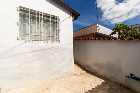 Casa para alugar com 70m², 2 quartos e sem vagaÁrea externa