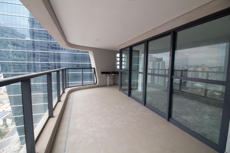 Apartamento à venda com 134m², 3 quartos e 2 vagas Apartamento à venda com 134m², 3 quartos e 2 vagasVaranda Gourmet