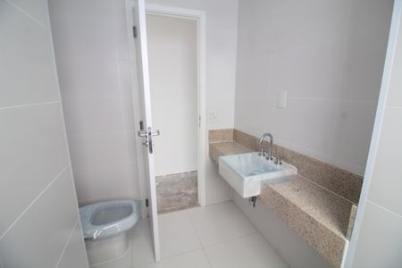 Apartamento à venda com 134m², 3 quartos e 2 vagas Apartamento à venda com 134m², 3 quartos e 2 vagasBanheiro da Suíte 3