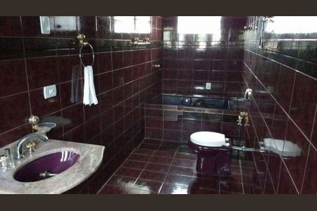 Casa à venda com 4 quartos, 200m² em Vila Yolanda, Osasco