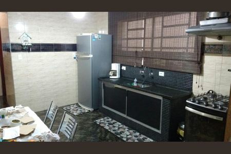 Casa à venda com 4 quartos, 200m² em Vila Yolanda, Osasco
