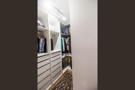 Apartamento à venda com 107m², 3 quartos e 2 vagas Apartamento à venda com 107m², 3 quartos e 2 vagasCloset da suíte