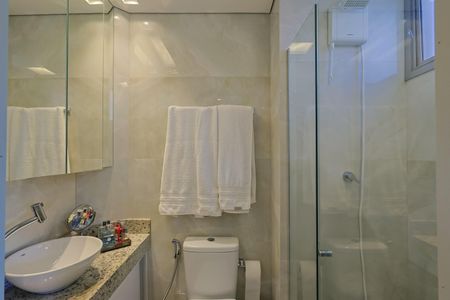 Banheiro da Suíte de apartamento à venda com 2 quartos, 52m² em Coração Eucarístico, Belo Horizonte