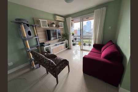 Apartamento à venda com 73m², 2 quartos e 1 vagaSala