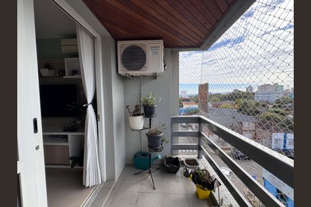 Apartamento à venda com 73m², 2 quartos e 1 vagaVaranda
