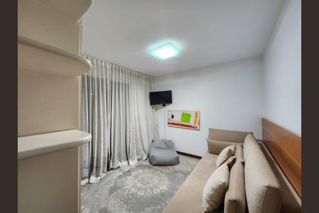 Apartamento à venda com 130m², 4 quartos e 2 vagas Apartamento à venda com 130m², 4 quartos e 2 vagasSuíte