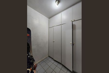 Apartamento à venda com 130m², 4 quartos e 2 vagas Apartamento à venda com 130m², 4 quartos e 2 vagasQuarto de Serviço