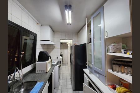 Apartamento à venda com 130m², 4 quartos e 2 vagas Apartamento à venda com 130m², 4 quartos e 2 vagasCozinha