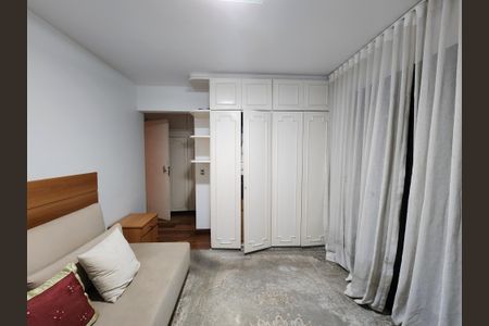 Apartamento à venda com 130m², 4 quartos e 2 vagas Apartamento à venda com 130m², 4 quartos e 2 vagasSuíte