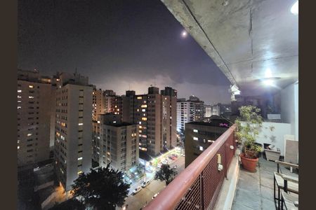 Apartamento à venda com 130m², 4 quartos e 2 vagas Apartamento à venda com 130m², 4 quartos e 2 vagasVaranda