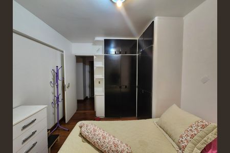 Apartamento à venda com 130m², 4 quartos e 2 vagas Apartamento à venda com 130m², 4 quartos e 2 vagasQuarto 1