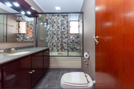 Apartamento à venda com 130m², 3 quartos e 2 vagasBanheiro da Suíte