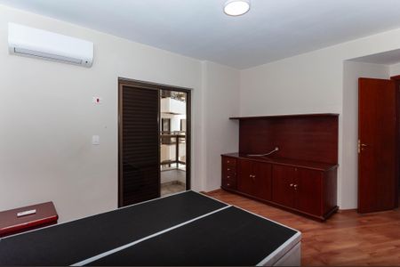 Apartamento à venda com 130m², 3 quartos e 2 vagasSuíte