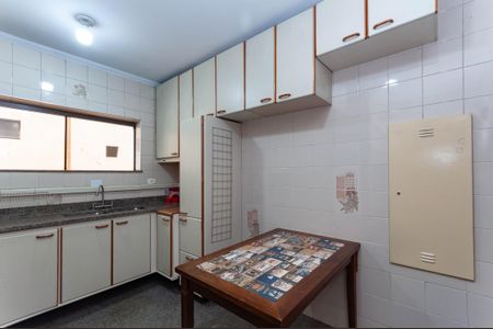 Apartamento à venda com 130m², 3 quartos e 2 vagasCozinha