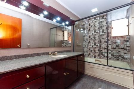 Apartamento à venda com 130m², 3 quartos e 2 vagasBanheiro da Suíte